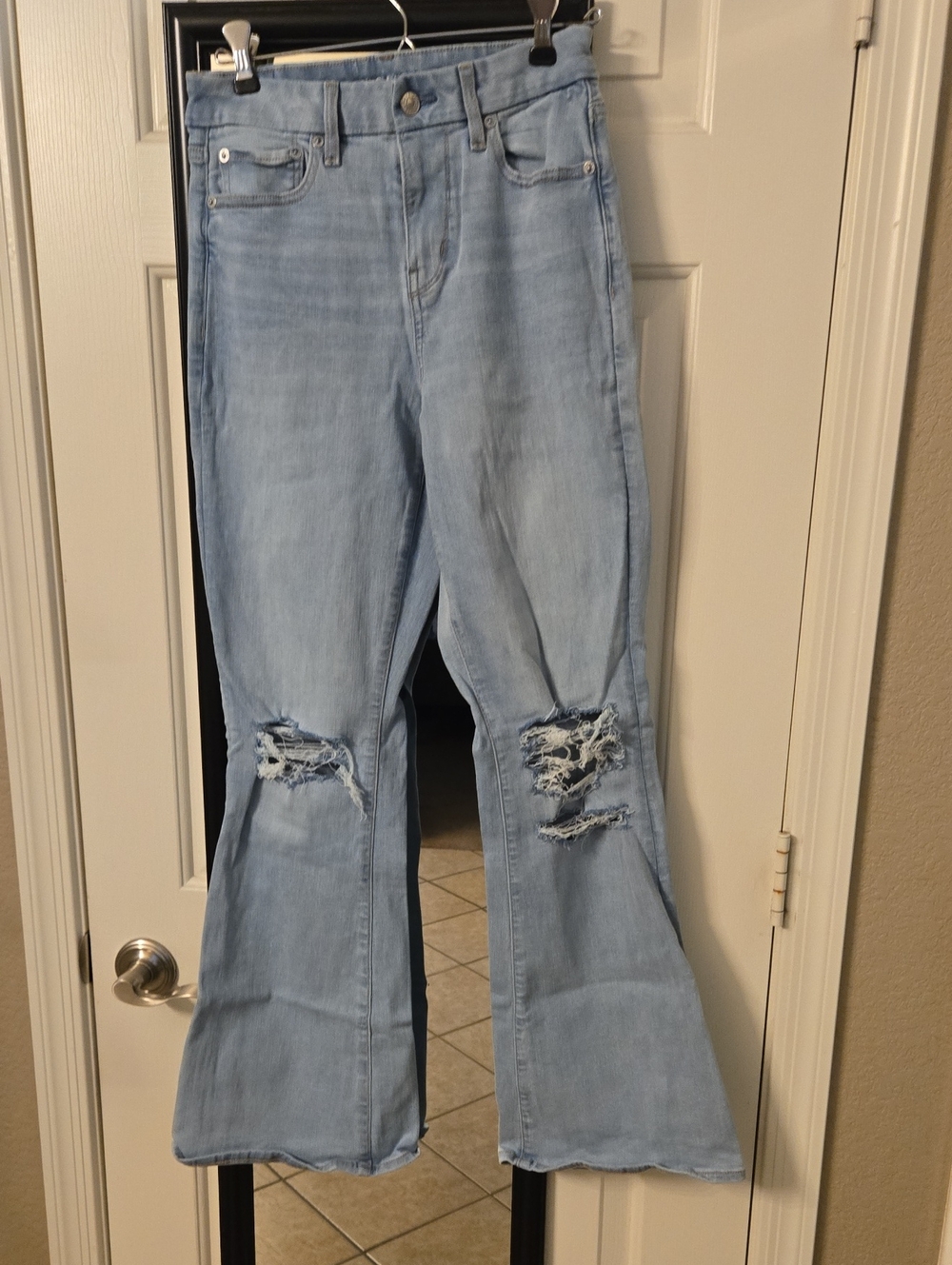 American Eagle Light Blue Distressed Curvy Super High-Rise Flare Sz 4R